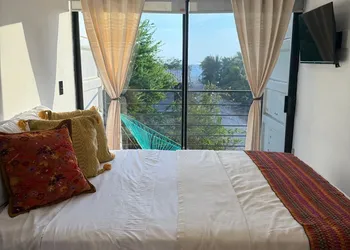 EssentialPXM Arkitainer ResidentialLofts hotel thumbnail 2