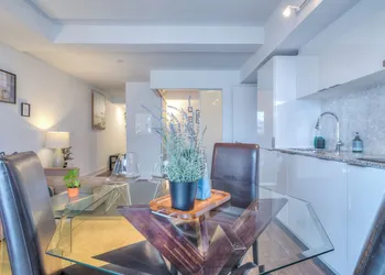Panorama Suites-Bay hotel thumbnail 8