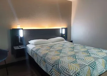 Motel 6 Fresno, CA - Blackstone North hotel thumbnail 7