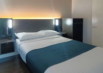 Motel 6 Fresno, CA - Blackstone North hotel thumbnail 8