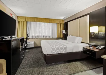 Suburban Studios Altoona hotel thumbnail 8