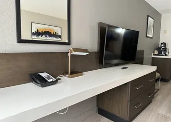 Crowne Plaza Nashville Airport by IHG hotel thumbnail 5