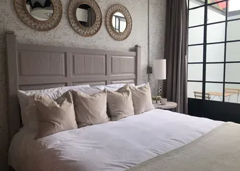 Hotel Puerta Roja Rome hotel thumbnail 8