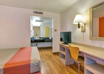 Super 8 by Wyndham Santa Rosa North hotel thumbnail 2