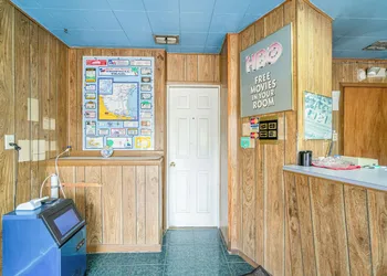 OYO Budget Inn Falfurrias Hwy 281 hotel thumbnail 5