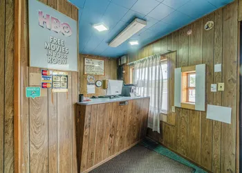 OYO Budget Inn Falfurrias Hwy 281 hotel thumbnail 8
