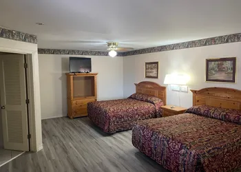 Lakeside Inn & Suites by OYO Mathis I 37 hotel thumbnail 3