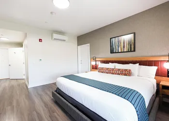 Village Inn hotel thumbnail 5