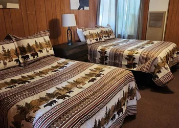 Big Sky Motel hotel thumbnail 5