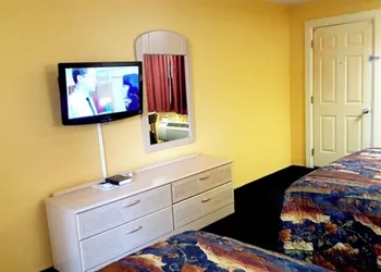 Budget Inn hotel thumbnail 2
