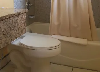 Budget Inn hotel thumbnail 6