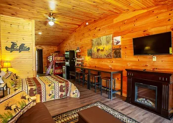 Bigfoot Lodge Room Three hotel thumbnail 3
