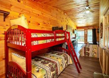 Bigfoot Lodge Room Three hotel thumbnail 6