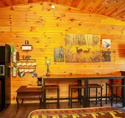 Bigfoot Lodge Room Three hotel detail image 7
