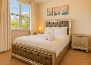 Family-Friendly Home near Disney hotel thumbnail 7