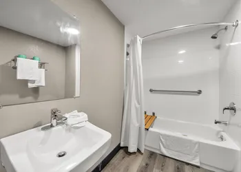 Southern Suites Carrollton hotel thumbnail 7