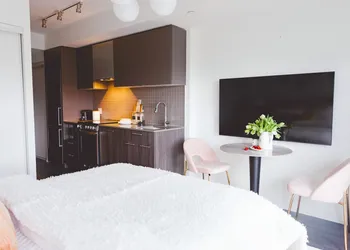 Eaton Center Suites & Towers hotel thumbnail 5