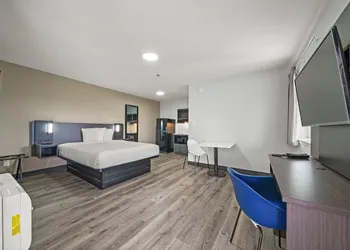 Southern Suites Columbus hotel thumbnail 3