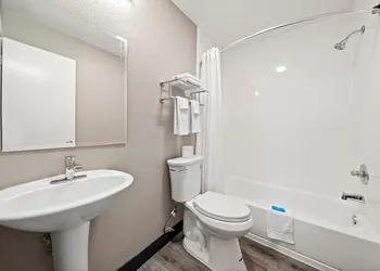 Southern Suites Columbus hotel thumbnail 7