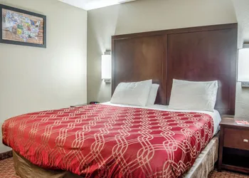 Rose City Inn and Suites hotel thumbnail 6