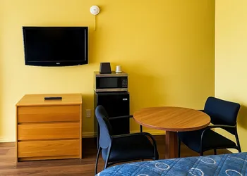 Budget Motel Granite City/St Louis Area hotel thumbnail 2