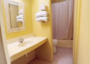 Budget Motel Granite City/St Louis Area hotel thumbnail 6
