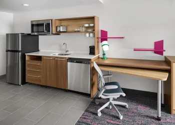 Home2 Suites By Hilton Frankenmuth hotel thumbnail 4