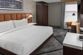 DoubleTree by Hilton Dayton Fairborn hotel thumbnail 5