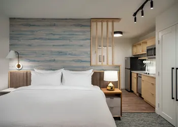 Towneplace Suites By Marriott Palmdale hotel thumbnail 4