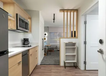 Towneplace Suites By Marriott Palmdale hotel thumbnail 6