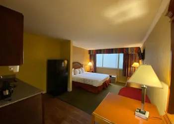 Super 8 by Wyndham Fort Wayne hotel thumbnail 7
