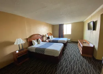 Super 8 by Wyndham Fort Wayne hotel thumbnail 8