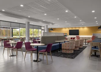 Home2 Suites By Hilton Muncie hotel thumbnail 6