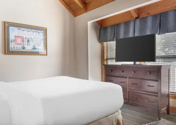 Hilton Vacation Club Laurel Crest Pigeon Forge hotel thumbnail 7