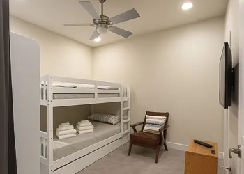 Brand New Luxury House in Clermont hotel thumbnail 8