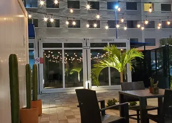 Zurban Travelers hotel thumbnail 8