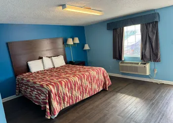 Holiday Motel by Belvilla Cleveland, TN hotel thumbnail 2