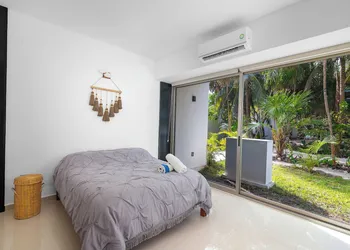 Angelina 28 Beachfront and Family Apartments - Modern and Relaxing Long Stays (20 min from Cancun Airport) hotel thumbnail 4