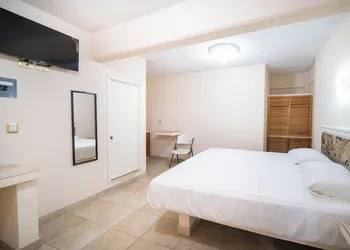 HOTEL PENÍNSULA Salina Cruz hotel thumbnail 6