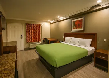Casa Blanca Hotel - Corona hotel thumbnail 3
