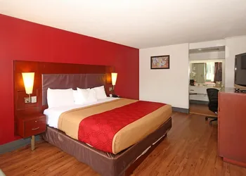 Knights Inn Pilot Mountain hotel thumbnail 6
