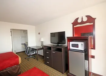Knights Inn Pilot Mountain hotel thumbnail 8