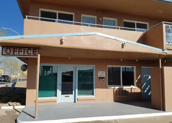 Leisure Lodge Motel hotel thumbnail 3
