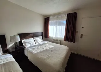 Leisure Lodge Motel hotel thumbnail 6