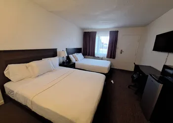 Leisure Lodge Motel hotel thumbnail 7