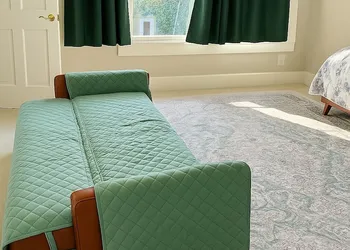 Large Capitol Hill Home Family Retreat hotel thumbnail 3