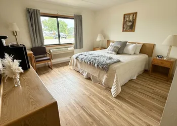 Hygge Inn & Suites hotel thumbnail 3