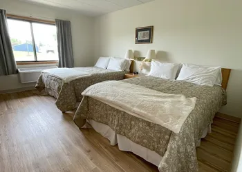 Hygge Inn & Suites hotel thumbnail 4