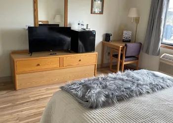 Hygge Inn & Suites hotel thumbnail 5
