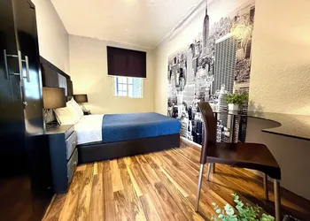 RMS Hostal - Condesa hotel thumbnail 5